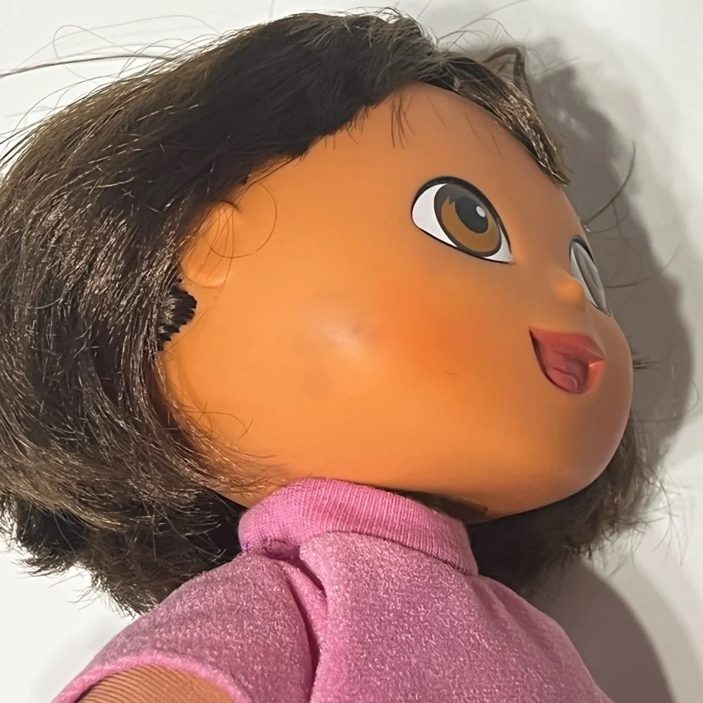 2001 Fisher Price Dora The Explorer Dancing Doll